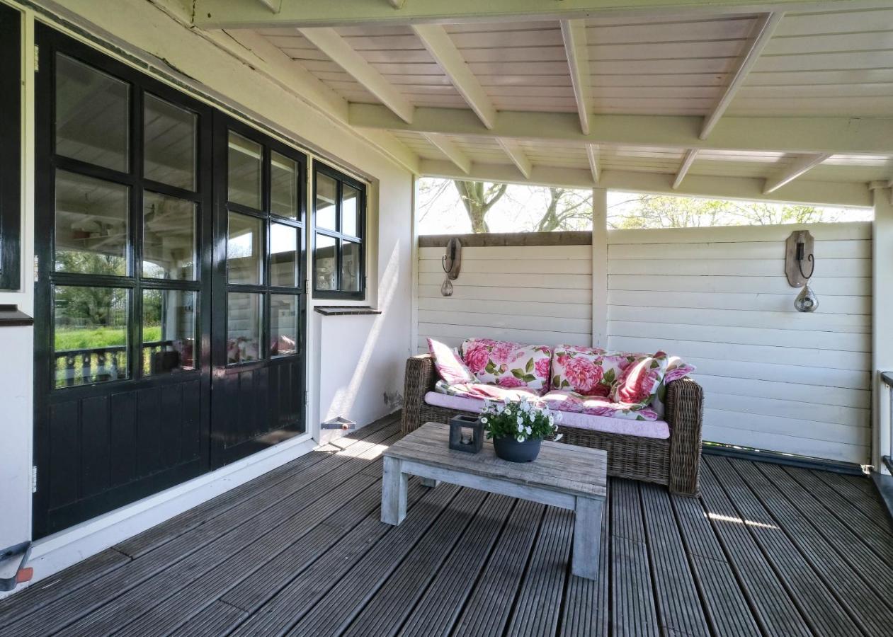 Idyllisch En Knus Huisje Met Prachtige Veranda. Oterleek Экстерьер фото